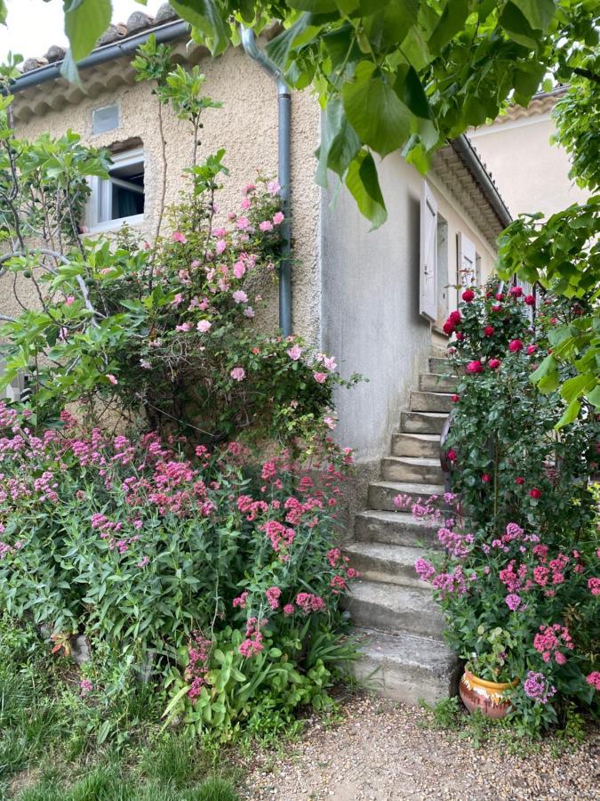 Petit Studio Le Pigeonnier A 5 Mn De Lourmarin Puyvert Exterior photo